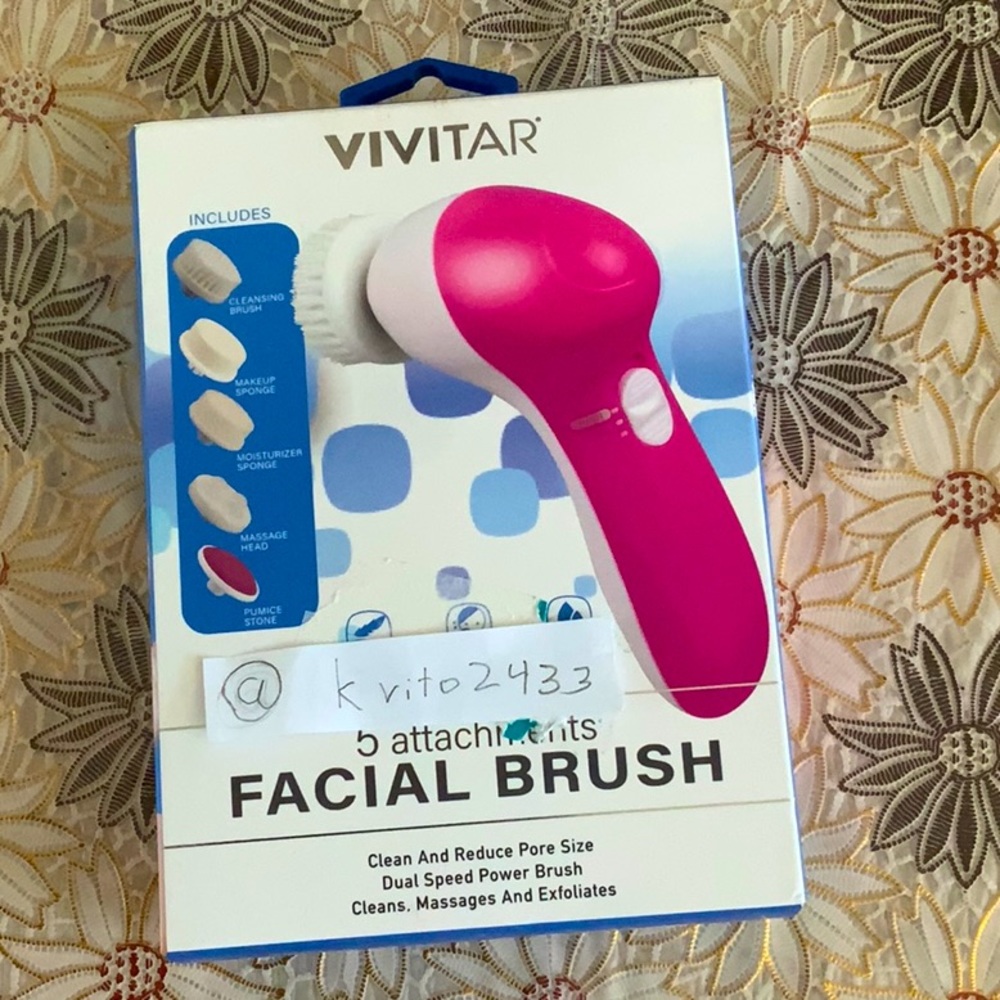 Facial brush